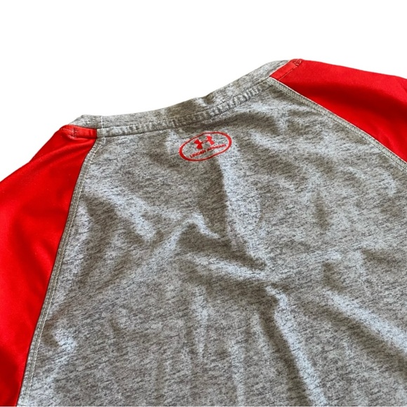 XS Woman’s under armour Wonder Woman top - Picture 4 of 4